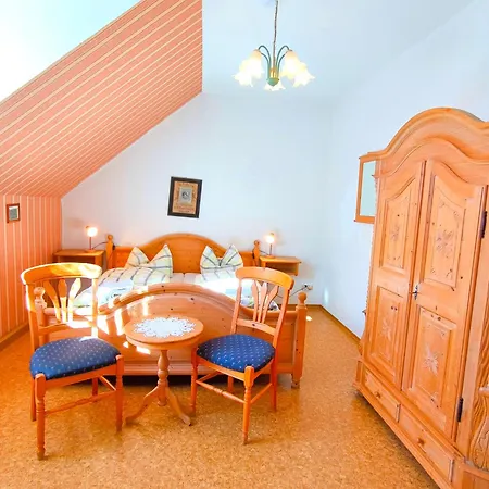 Und Peterhänsel Hotel *