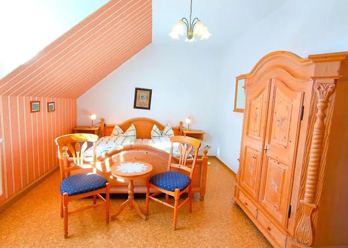 Und Peterhänsel Hotel *